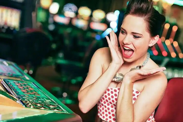 Tampilan permainan Permainan Slot net777 di desktop dan perangkat mobile